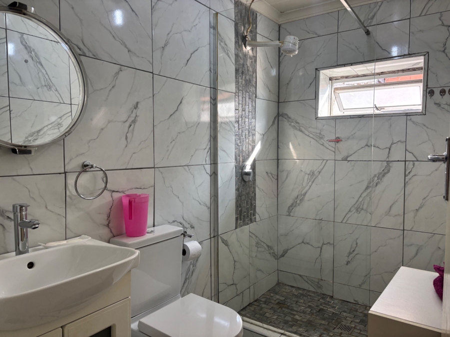 Bedroom Property for Sale in Rocklands Western Cape